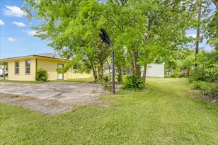 200 Victory St, Bonham, TX 75418 - Photo 25