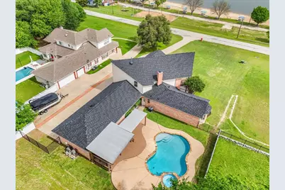 203 W Lake Drive, Weatherford, TX 76087 - Photo 5