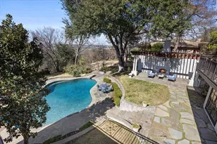 212 Hazelwood Dr, Fort Worth, TX 76107 - Photo 17