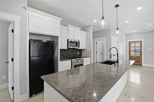 738 E Sears St, Denison, TX 75021 - Photo 11