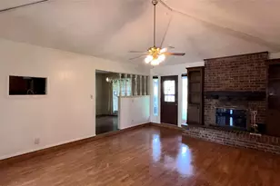6325 Lavano Dr, Edgecliff Village, TX 76134 - Photo 5