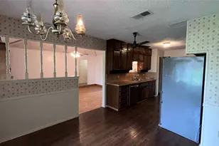 6325 Lavano Dr, Edgecliff Village, TX 76134 - Photo 13