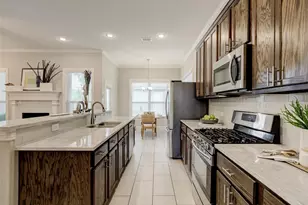 2700 Gladstone Dr, Dallas, TX 75211 - Photo 11