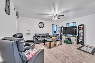419 Joyce St, Arlington, TX 76010 - Photo 5
