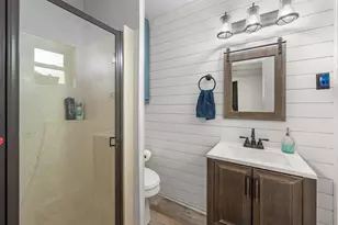 1212 Lynnwood Dr, Cleburne, TX 76033 - Photo 17