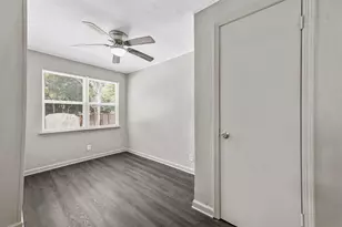 2717 Townsend Dr, Fort Worth, TX 76110 - Photo 17