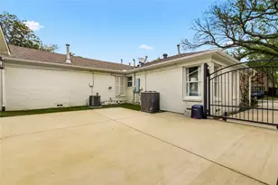 8115 Chadbourne Rd, Dallas, TX 75209 - Photo 37