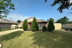 916 Algonquin Dr, Dallas, TX 75217 - Photo 1