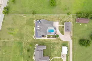 2009 Lakeshore Dr, Cleburne, TX 76033 - Photo 23