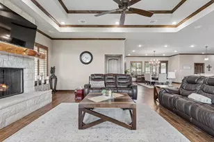 2009 Lakeshore Dr, Cleburne, TX 76033 - Photo 11