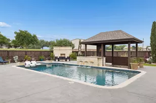 2009 Lakeshore Dr, Cleburne, TX 76033 - Photo 17