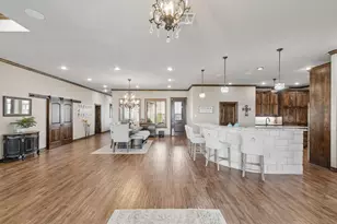 2009 Lakeshore Dr, Cleburne, TX 76033 - Photo 3
