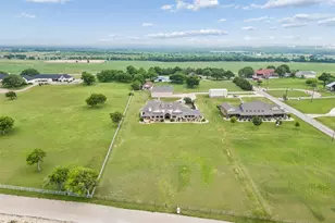 2009 Lakeshore Dr, Cleburne, TX 76033 - Photo 33