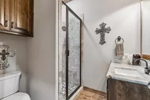 2009 Lakeshore Dr, Cleburne, TX 76033 - Photo 15