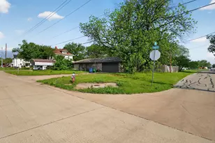 401 Peach St, Sanger, TX 76266 - Photo 5