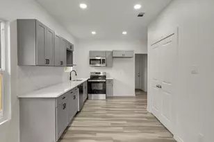 3526 Elsie Faye Heggins St, Dallas, TX 75210 - Photo 9
