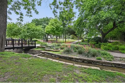 802 Haines Avenue, Dallas, TX 75208 - Photo 31
