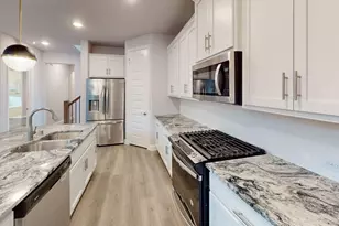 639 Caprice Blf, Fate, TX 75189 - Photo 5