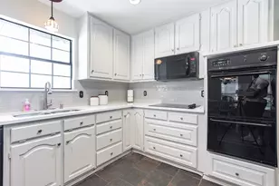 606 Winding Hollow Ct, Coppell, TX 75019 - Photo 3