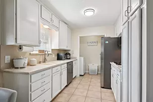 2106 Avalon Ln, Arlington, TX 76014 - Photo 11