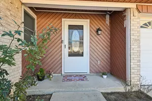 2106 Avalon Ln, Arlington, TX 76014 - Photo 3