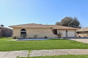 2106 Avalon Ln, Arlington, TX 76014 - Photo 1