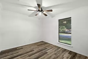 2902 Panhandle Dr, Grapevine, TX 76051 - Photo 23