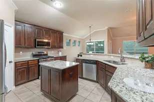 404 Brookhollow Ln, Saginaw, TX 76131 - Photo 3