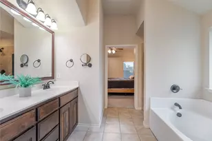 404 Brookhollow Ln, Saginaw, TX 76131 - Photo 9