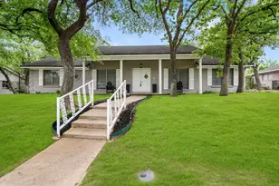 1804 W Cedar Elm Dr, Arlington, TX 76012 - Photo 3