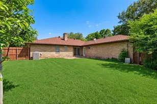 905 Bromwich St, Garland, TX 75040 - Photo 29