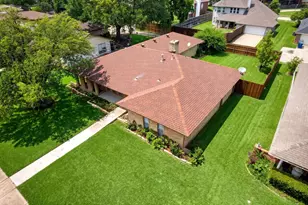 905 Bromwich St, Garland, TX 75040 - Photo 33
