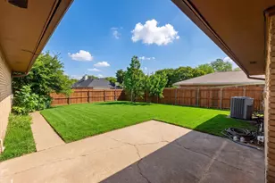 905 Bromwich St, Garland, TX 75040 - Photo 31