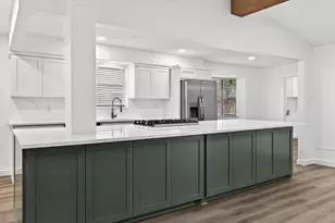 905 Bromwich St, Garland, TX 75040 - Photo 5