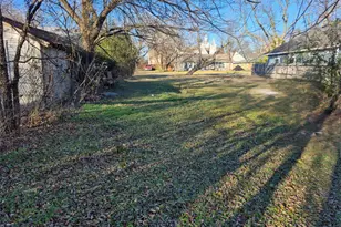 307 W Spruce St, Whitewright, TX 75491 - Photo 9