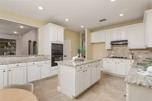 9705 Southern Hills Dr, Plano, TX 75025 - Photo 13