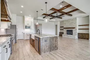 1221 Crown Valley Dr, Weatherford, TX 76087 - Photo 9