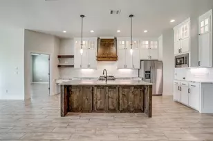 1221 Crown Valley Dr, Weatherford, TX 76087 - Photo 11