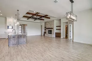1221 Crown Valley Dr, Weatherford, TX 76087 - Photo 7
