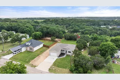 5908 Collins Court, Granbury, TX 76048 - Photo 3