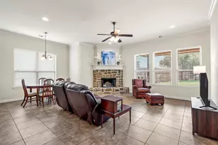 210 Donna Cir, Granbury, TX 76049 - Photo 9