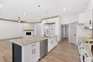 906 Maxine Drive, Athens, TX 75751 - Photo 7