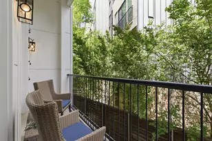 381 E Greenbriar Ln, Dallas, TX 75203 - Photo 9