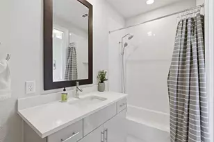 381 E Greenbriar Ln, Dallas, TX 75203 - Photo 27