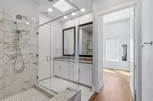 381 E Greenbriar Ln, Dallas, TX 75203 - Photo 21