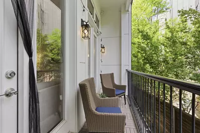 381 E Greenbriar Lane #1002, Dallas, TX 75203 - Photo 7