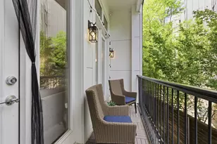 381 E Greenbriar Ln, Dallas, TX 75203 - Photo 7