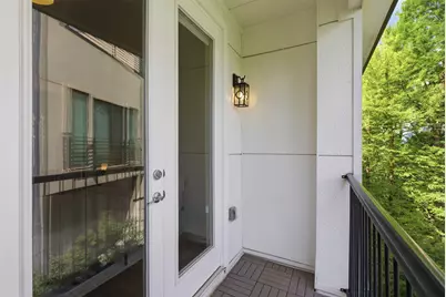 381 E Greenbriar Lane #1002, Dallas, TX 75203 - Photo 25