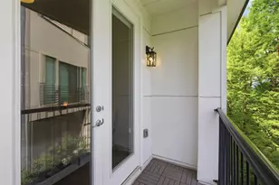 381 E Greenbriar Ln, Dallas, TX 75203 - Photo 25