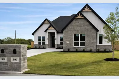 808 N Avenue E, Springtown, TX 76082 - Photo 1